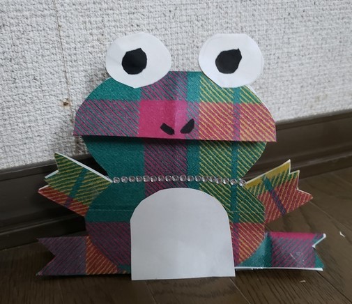 紙袋カエルの作り方